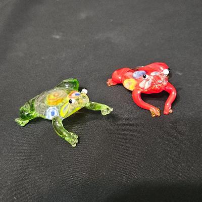 Assortment of Frog Figurines (LR-DW)