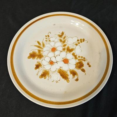 Mountain Wood Stoneware and other Floral Plates (LR-DW)