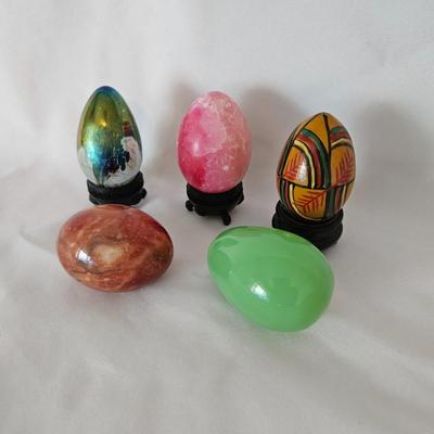 Decorative Eggs Made of Stone and Wood (UB-DW)
