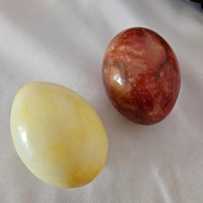 Decorative Eggs Made of Stone and Wood (UB-DW)