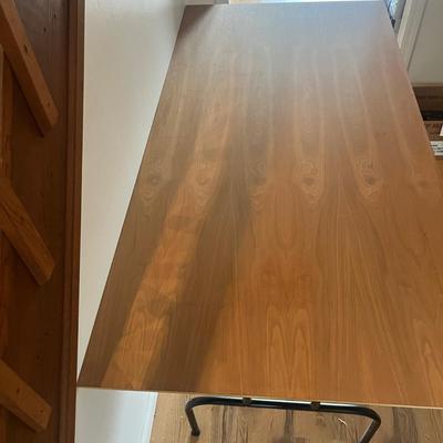 Sturdy Veneered Top Folding Table (LR-MG)