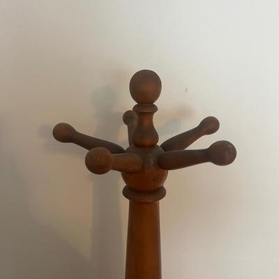 Retro Wooden Coat Hanger (UC-MG)