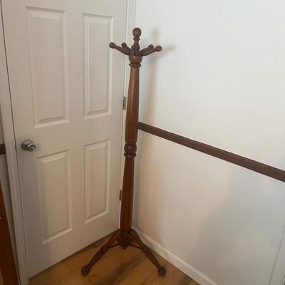 Retro Wooden Coat Hanger (UC-MG)
