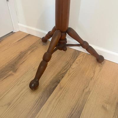 Retro Wooden Coat Hanger (UC-MG)