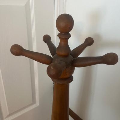 Retro Wooden Coat Hanger (UC-MG)