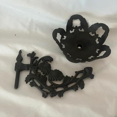 Wrought Iron Wall Mounts for Oil Lamps (UC-MG)