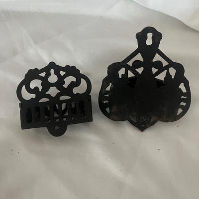 Wrought Iron Wall Mounts for Oil Lamps (UC-MG)