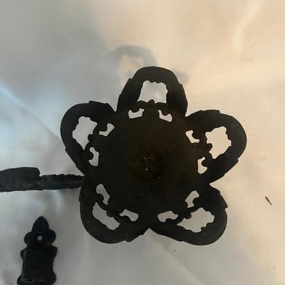 Wrought Iron Wall Mounts for Oil Lamps (UC-MG)