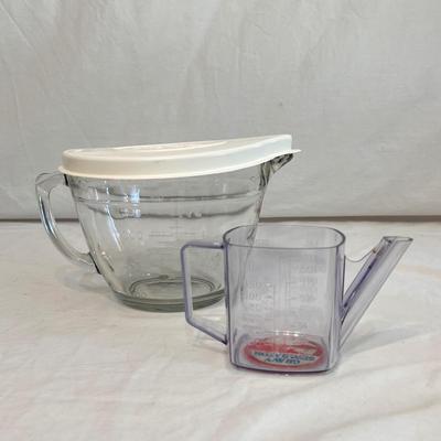 Pyrex Measuring Glass and More (K-DZ)