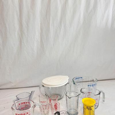 Pyrex Measuring Glass and More (K-DZ)