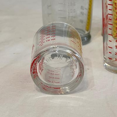 Pyrex Measuring Glass and More (K-DZ)