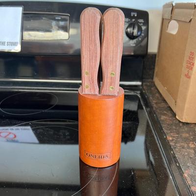 Set of Knives and Sharpening Stone (K-DZ)