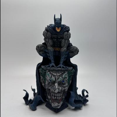 Batman on Joker Gargoyle Statue Kotobukiya ArtFX DC Comics