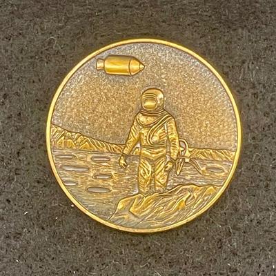 Apollo 11 (Apollo XI) Bronze Commemorative Medallion Coin