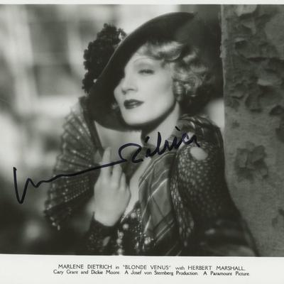 Marlene Dietrich signed Blonde Venus movie photo. GFA Authenticated