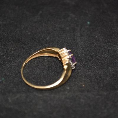10K Gold Ring with Amethyst & Diamond Chip Size 6.5 1.8g