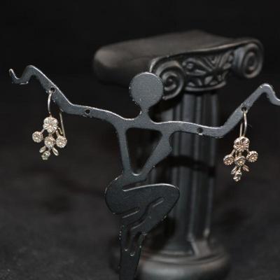 Delicate 925 Sterling Daisy Drop Earrings 1.7g