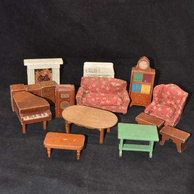 Lot of Vintage Doll House Furniture