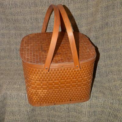 Vintage Hawkeye 2 Handled Picnic Basket with Small Table 14"x14"x10"