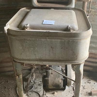 Vintage Maytag Wringer Washer