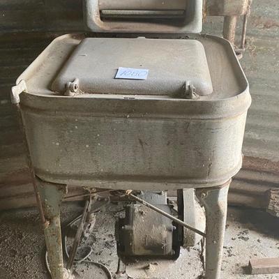 Vintage Maytag Wringer Washer