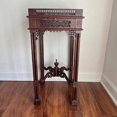 FR071 Chinese Chippendale Style Nightstand