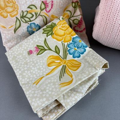FR084 Vintage FULL Floral Sheet and Blanket Set