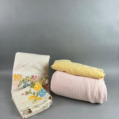 FR084 Vintage FULL Floral Sheet and Blanket Set