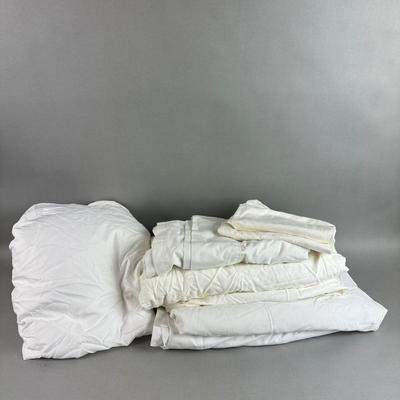 FR087 Two Sets of White King Sheets