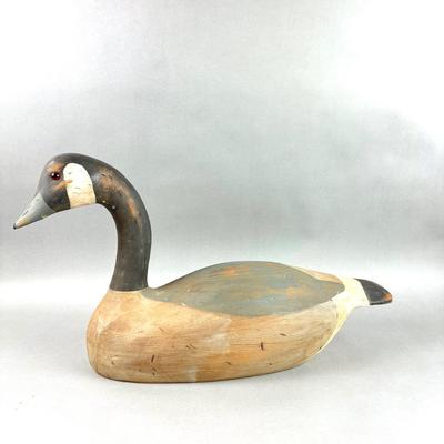 LR111 Large HandCarved Canadian Goose Decoy by Richard Connolly 1985