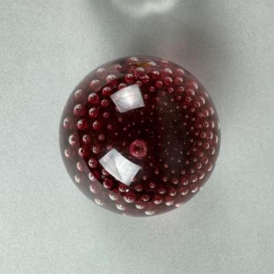 BB150 Perthsire Floral Glass Paperweight & Red Bubble Ball Glass Paperweight