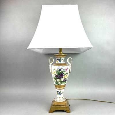 BB158 Beautiful Floral Porcelain FREDERICK COOPER Lamp