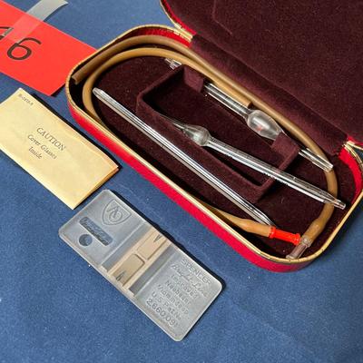 More Doctor's utensils