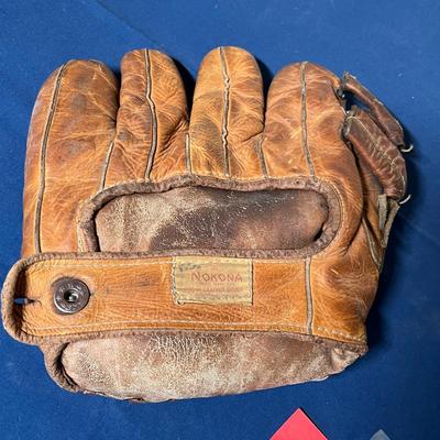 Antique catcher's glove