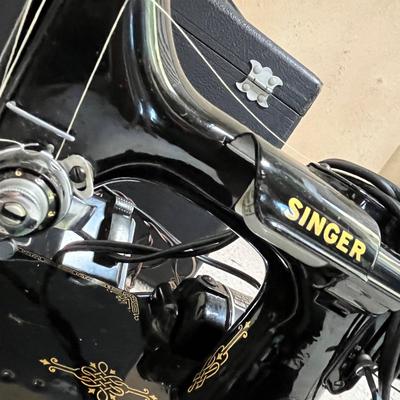 Singer Featherweight Sewing machine