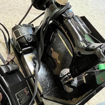 Singer Featherweight Sewing machine