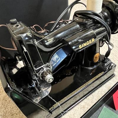 Singer Featherweight Sewing machine