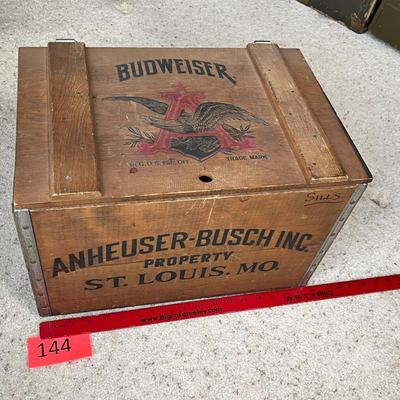 1976 Budweiser Wood Beer crate