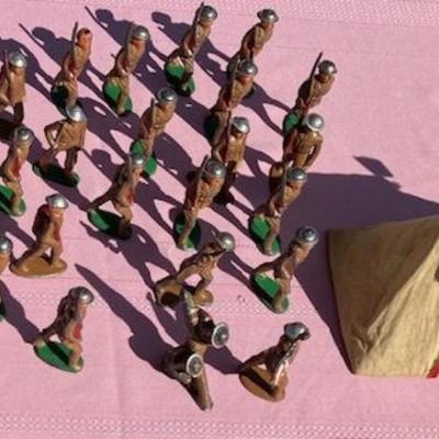 Lot Of 29 Vintage Manoil Barclay Lead Toy Soldiers And Tent