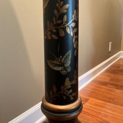 U062 Chinese Chinoiserie Black Lacquered Gold Accent Butterfly Floor Lamp
