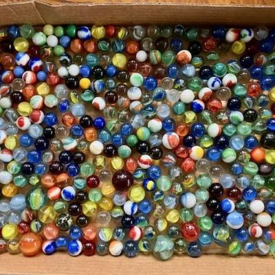 Lot Of 850 Vintage Marbles
