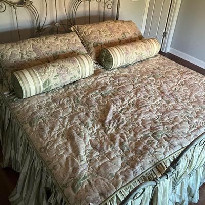 U097 Custom Made King Quilted Linen Floral Lilac Bed Cover with Shams and Bolster Pillows