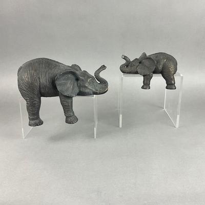 BB198 Pair of Elephant Shelf Sitters