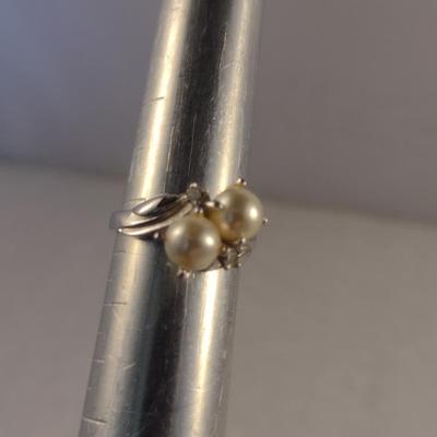 Collection of Six Fashion Rings (#25)