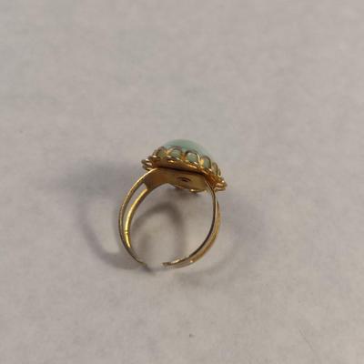 Collection of Six Fashion Rings (#25)