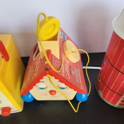 Toy Lot Fisher Price Barn , Goldilocks playhouse, Peek A Boo Screen, Peanuts Snoopy Jack in the Box