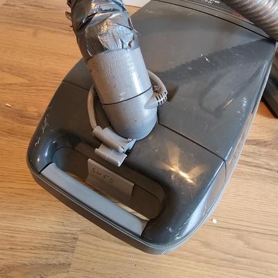 Kenmore Whispertone EVPC Vacuum & Accessories (UC-JS)