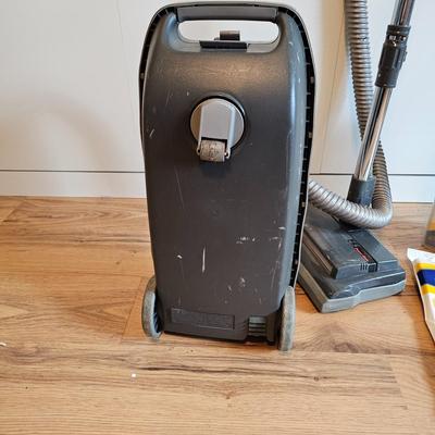 Kenmore Whispertone EVPC Vacuum & Accessories (UC-JS)