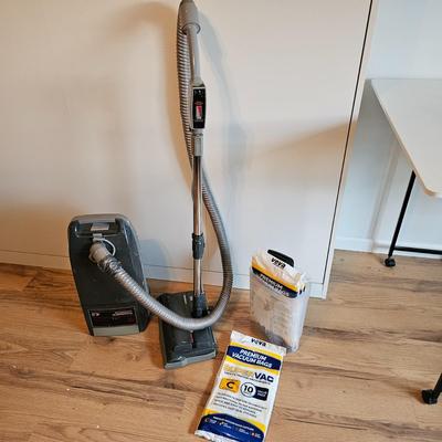 Kenmore Whispertone EVPC Vacuum & Accessories (UC-JS)