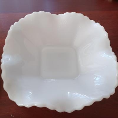 2 milk glass dishes